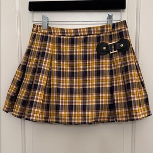 Devil Beauty Plaid Mini Skirt with Buckle Detail